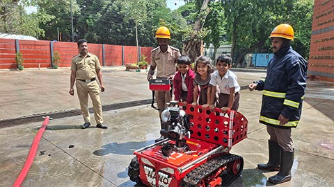 KG 1 Field trip to Fire station - 2