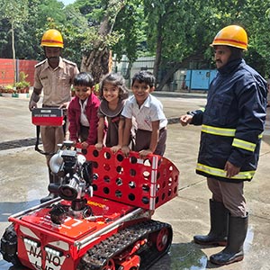 KG 1 Field trip to Fire station